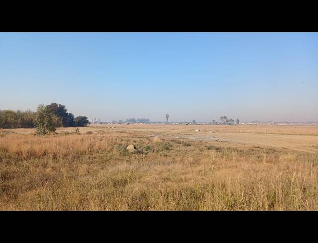 9,100M² VACANT LAND FOR SALE IN UNITAS PARK